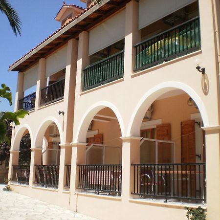 Loukas Inn Family Resort Keri Luaran gambar